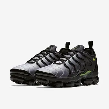 Nike Air Vapormax Plus - 3