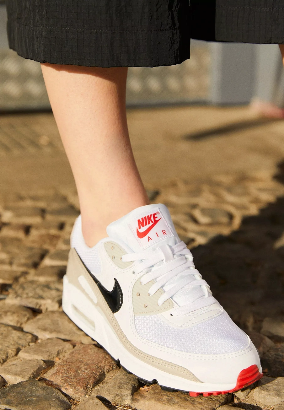 Фото № 1 с приближением к товару «‎WMNS AIR MAX 90 EWT SNKR»