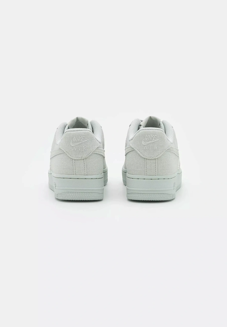 Фото № 4 с приближением к товару «‎AIR FORCE 1 »
