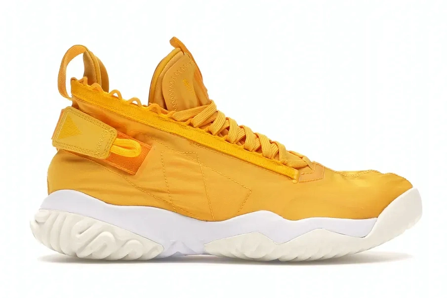 Фото № 1 с приближением к товару «‎Jordan Proto React University Gold White»