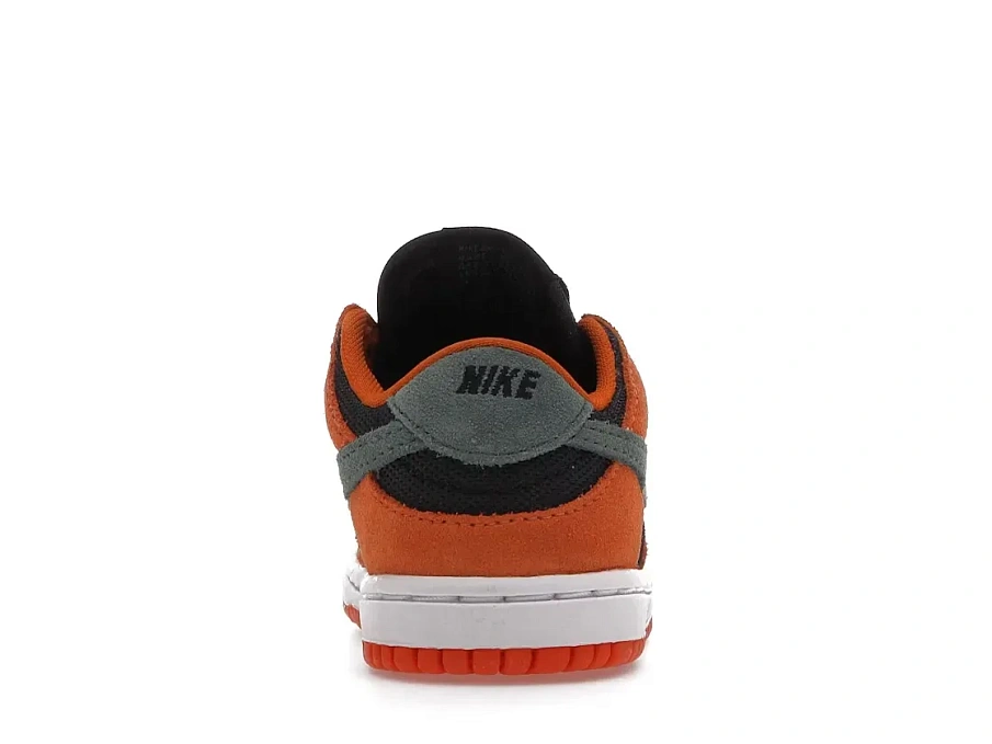 Фото № 4 с приближением к товару «‎Nike Dunk Low»