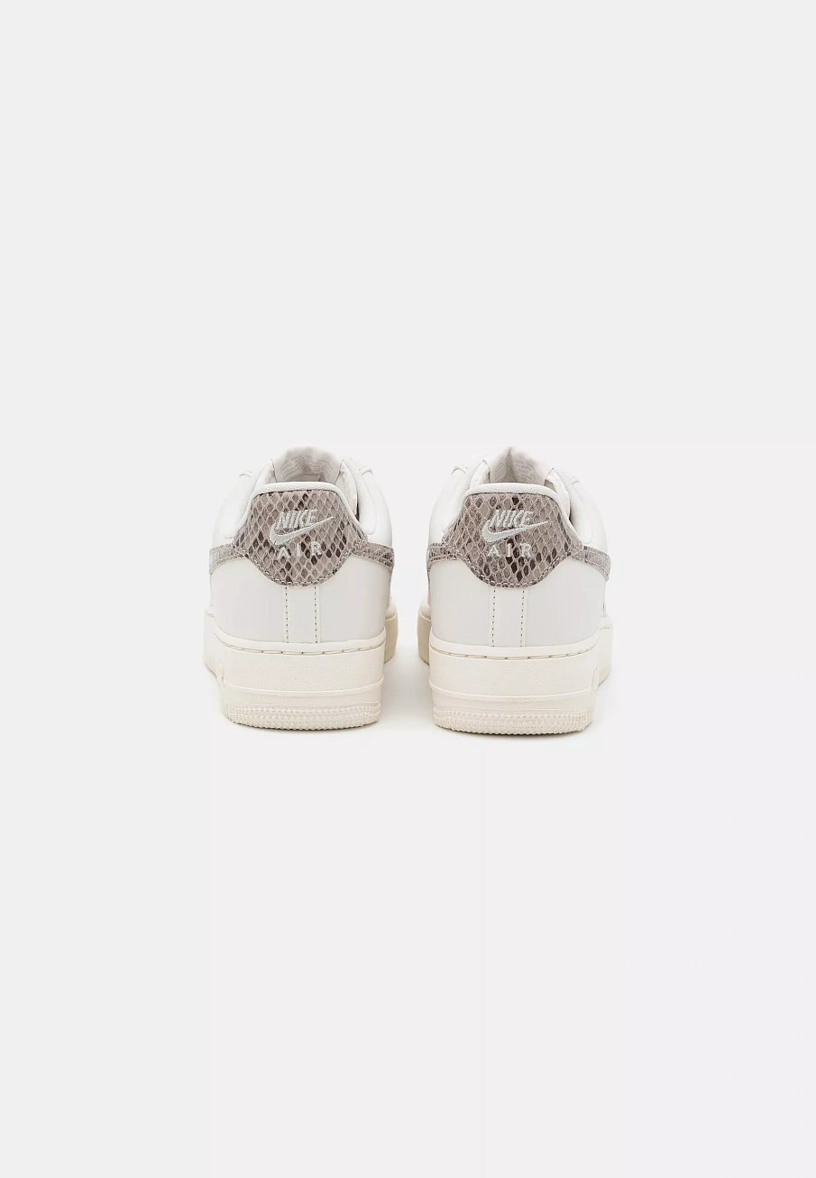 Фото № 4 с приближением к товару «‎AIR FORCE 1 '07 REC»