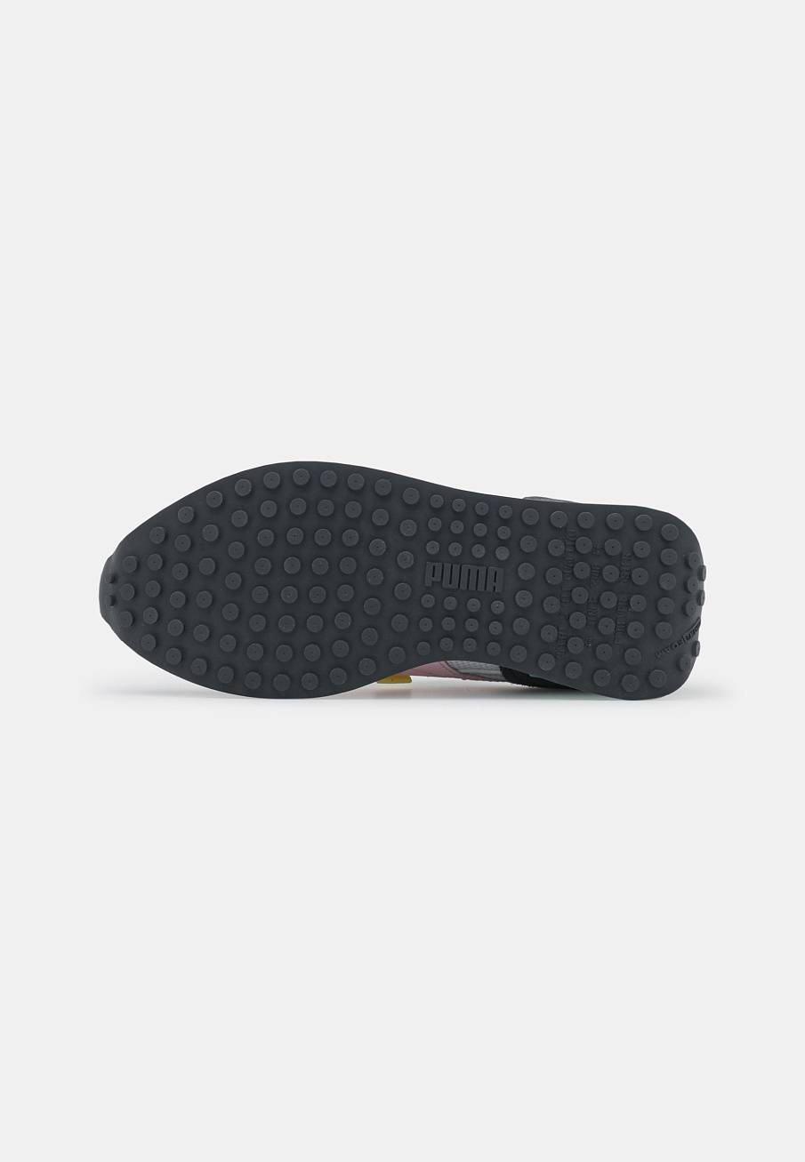 Фото № 2 с приближением к товару «‎Puma Future Rider Soft »