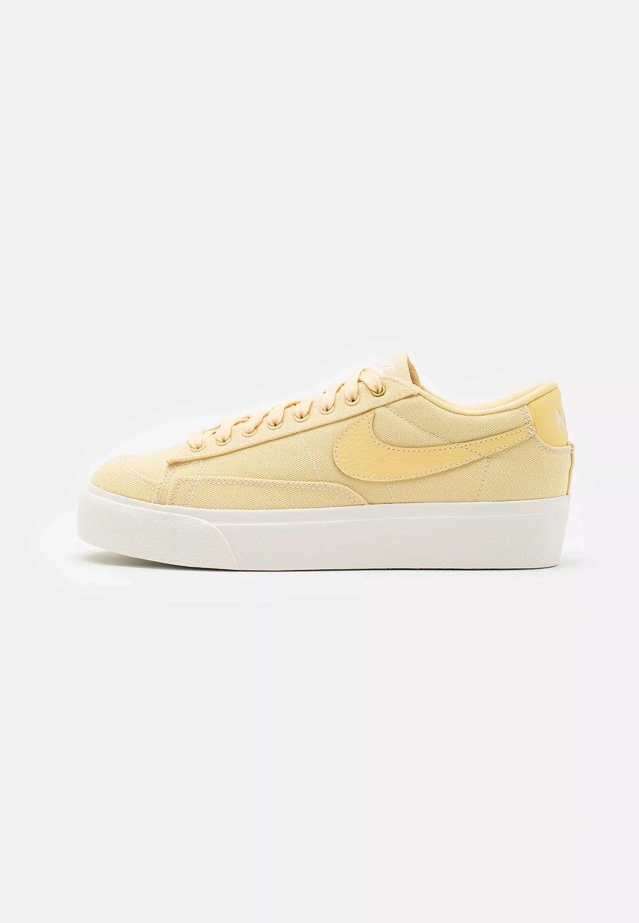 Фото № 1 с приближением к товару «‎BLAZER LOW PLATFORM »