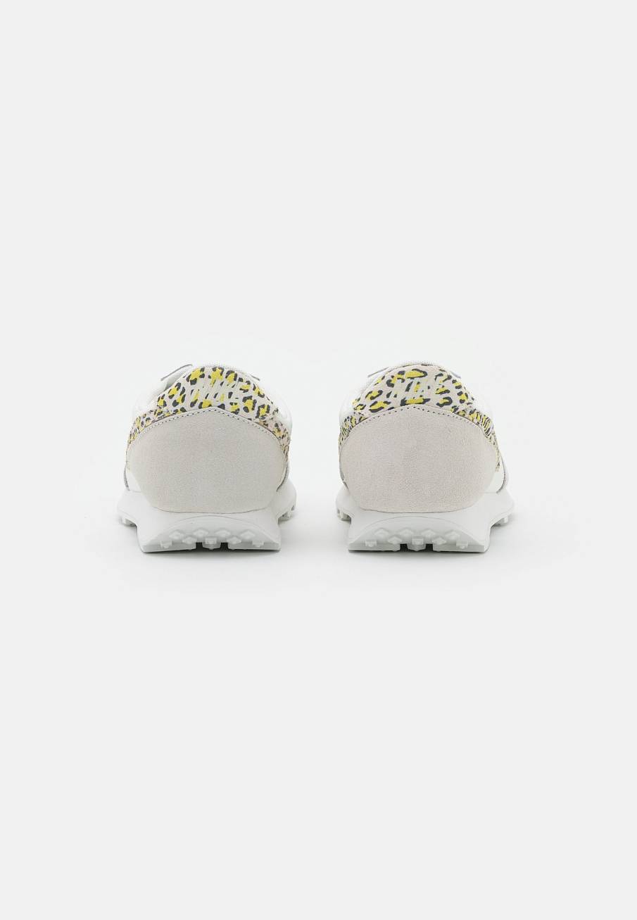 Фото № 4 с приближением к товару «‎Nike Daybreak »