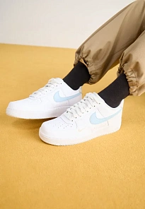 Фото № 2 с приближением к товару «‎AIR FORCE 1 '07»