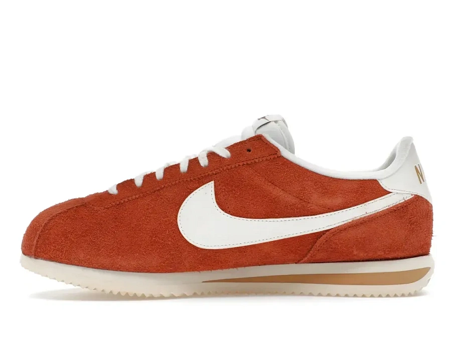 Фото № 3 с приближением к товару «‎Nike Cortez SE Suede»