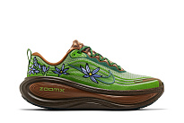 Фото № 2 с приближением к товару «‎Nike Women's Vomero Plus Doernbecher 2026»