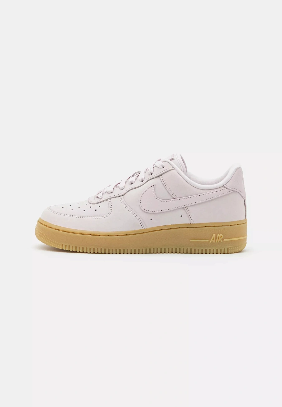 Фото № 1 с приближением к товару «‎NIKE AIR FORCE 1 PREMIUM»