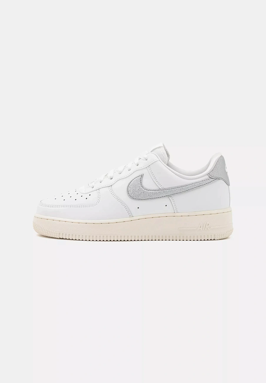 Фото № 2 с приближением к товару «‎W AIR FORCE 1 07 ESS TRND»