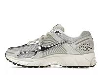 Фото № 2 с приближением к товару «‎Nike Zoom Vomero 5 Photon Dust Metallic Silver »