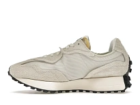 Фото № 3 с приближением к товару «‎New Balance 327»