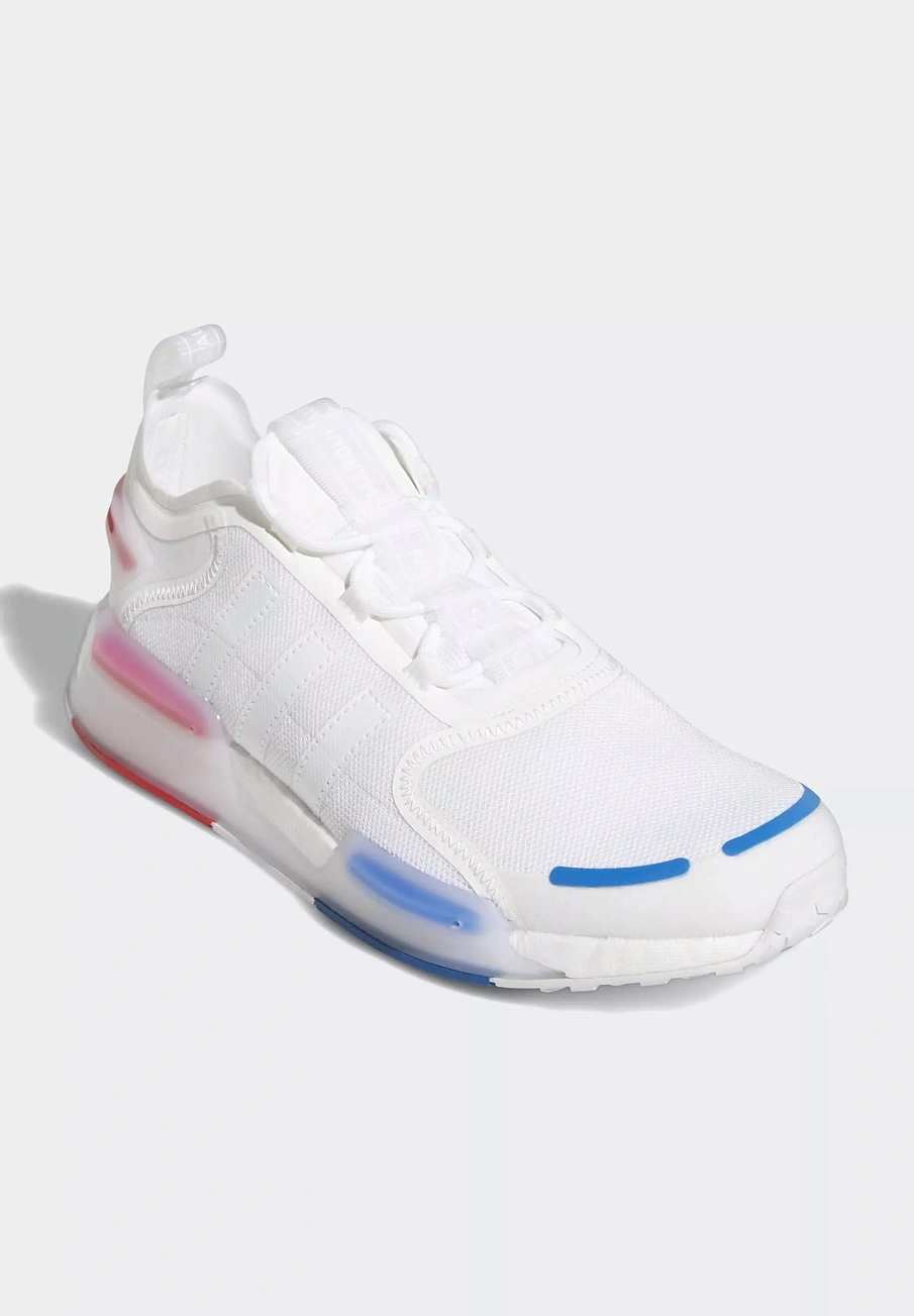 Фото № 3 с приближением к товару «‎NMD V3»
