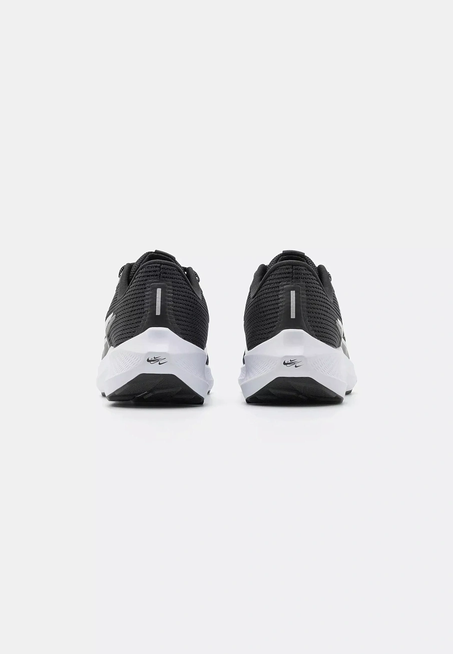 Фото № 4 с приближением к товару «‎AIR ZOOM PEGASUS 40 ANY»