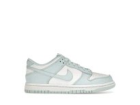 Фото № 1 с приближением к товару «‎Nike Dunk Low»