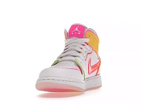 Фото № 4 с приближением к товару «‎Jordan 1 Mid Edge Glow »