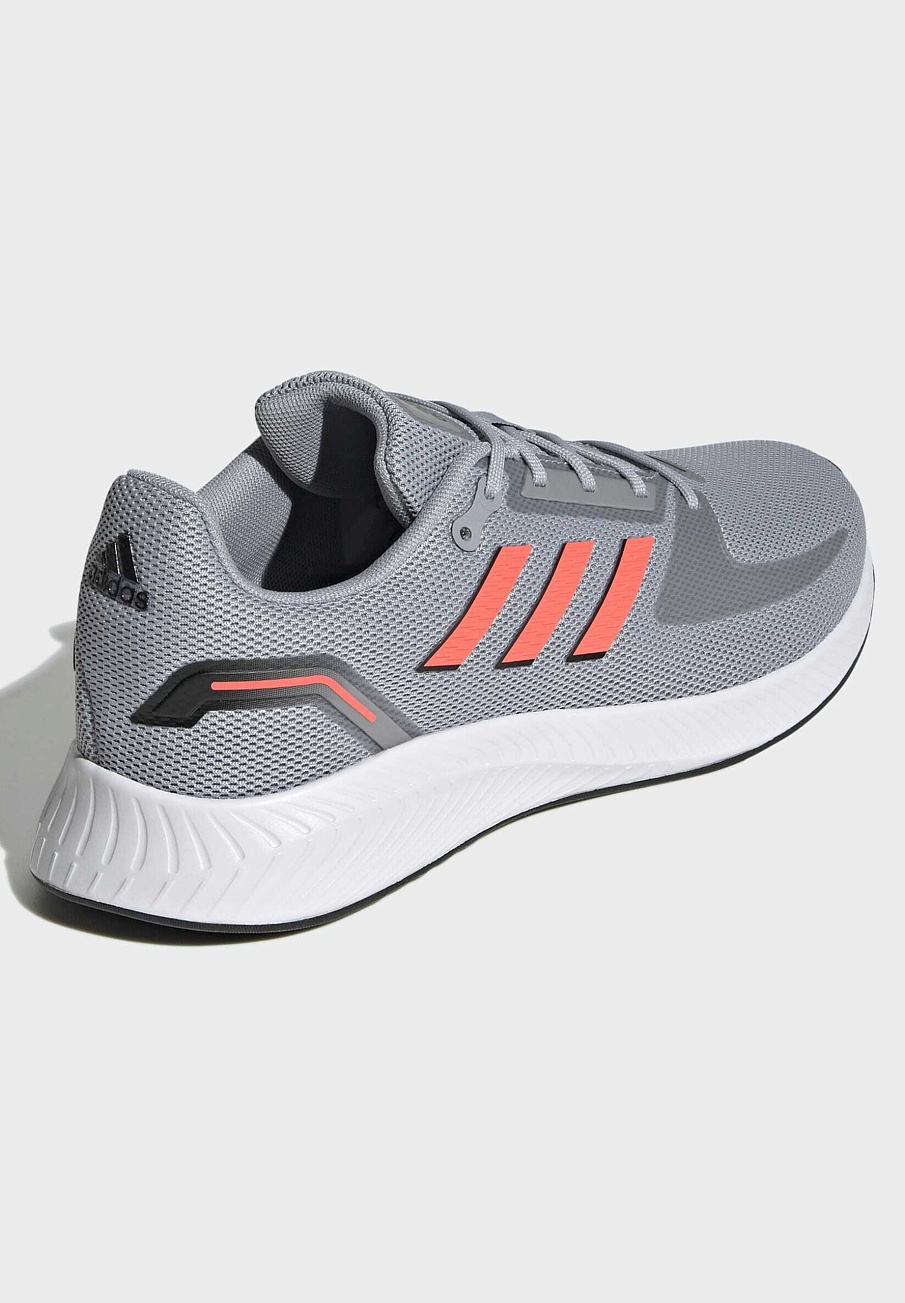 Фото № 4 с приближением к товару «‎Adidas»