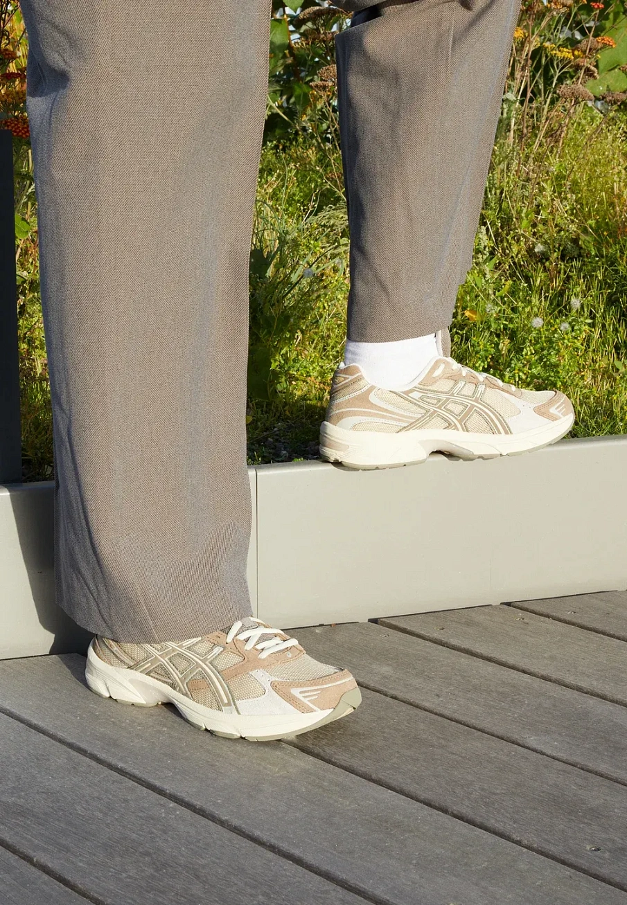 Фото № 2 с приближением к товару «‎Кроссовки Asics spa0h11a03v-o11-n»