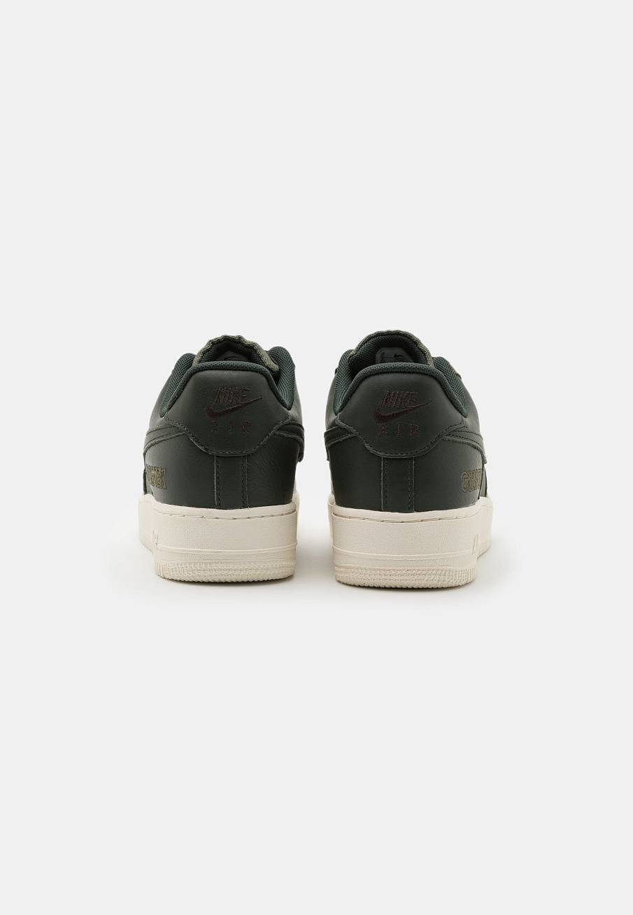 Фото № 3 с приближением к товару «‎Nike Air Force 1 Gtx »