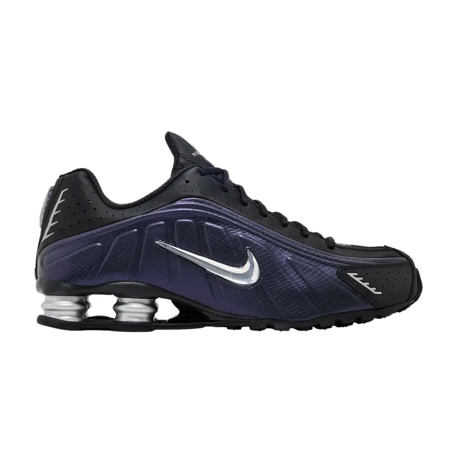 Фото № 1 с приближением к товару «‎Nike Shox R4 Black Metallic Silver Purple Dynasty (IO4546-002)»