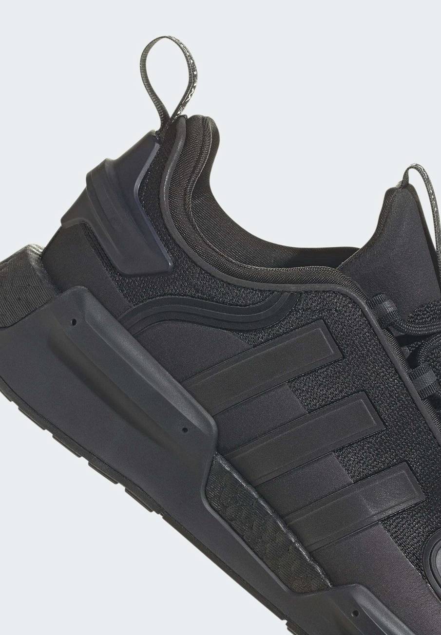 Фото № 4 с приближением к товару «‎Adidas V3 »