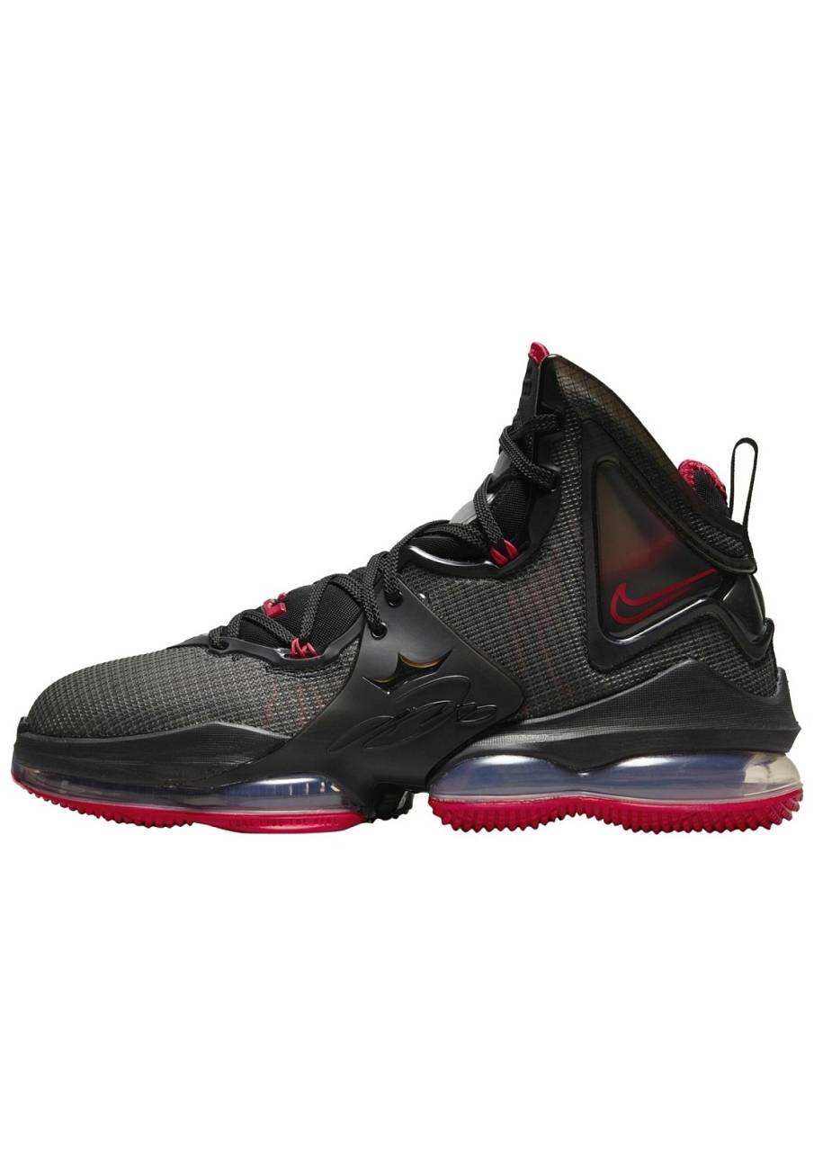Фото № 1 с приближением к товару «‎Nike Lebron»