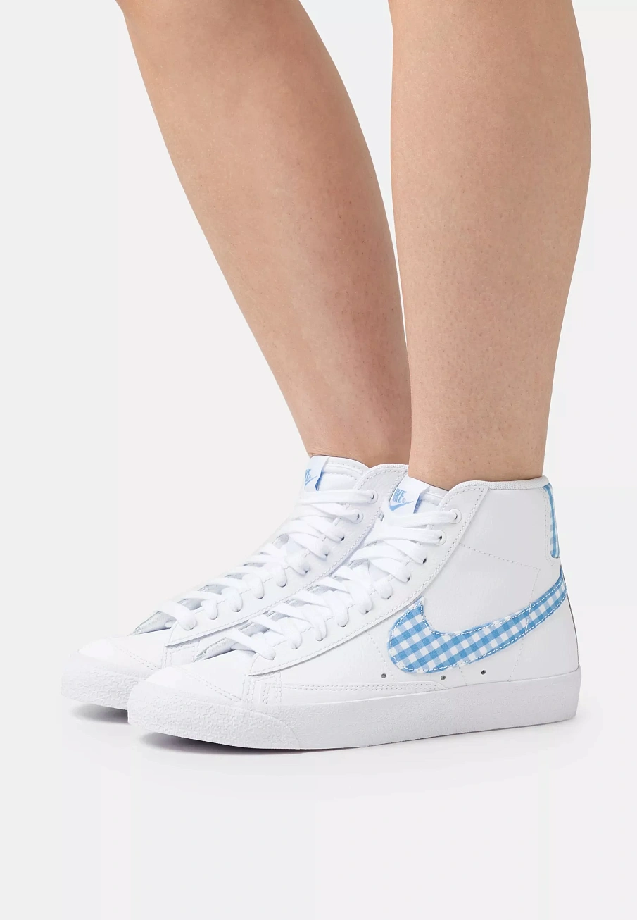 Фото № 1 с приближением к товару «‎BLAZER MID '77»