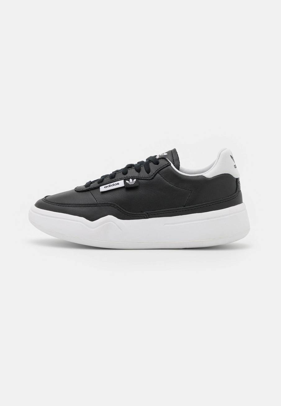 Фото № 1 с приближением к товару «‎Adidas Her Court »