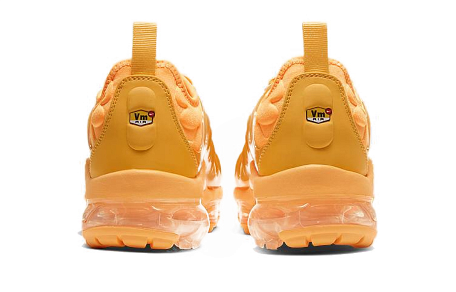Фото № 4 с приближением к товару «‎Nike Air VaporMax Plus Orange (W)»