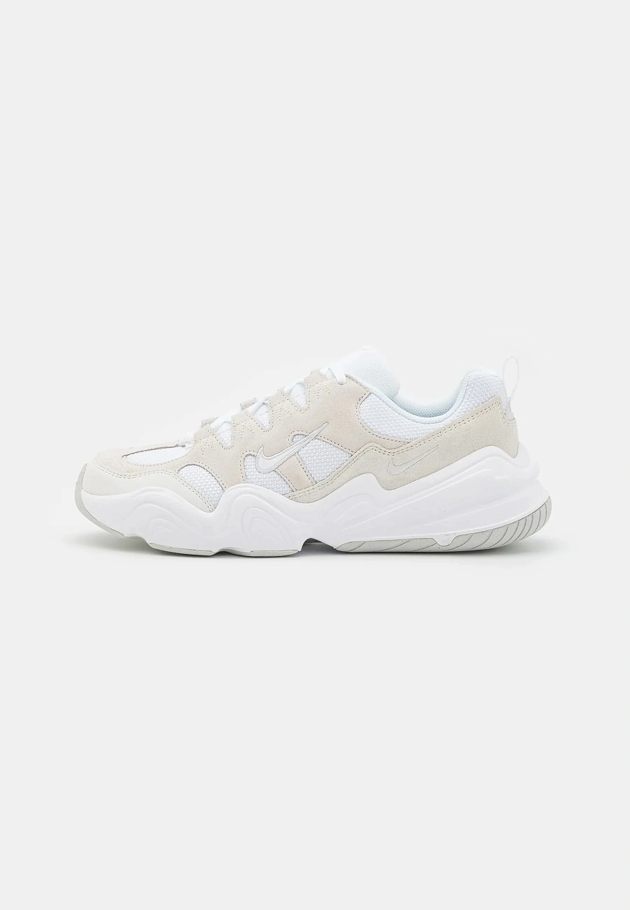 Фото № 1 с приближением к товару «‎NIKE TECH HERA »