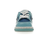 Фото № 2 с приближением к товару «‎Nike Dunk Low»