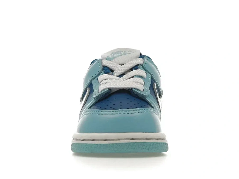 Фото № 2 с приближением к товару «‎Nike Dunk Low»