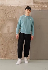 Фото № 2 с приближением к товару «‎AIR JORDAN 1 MID»