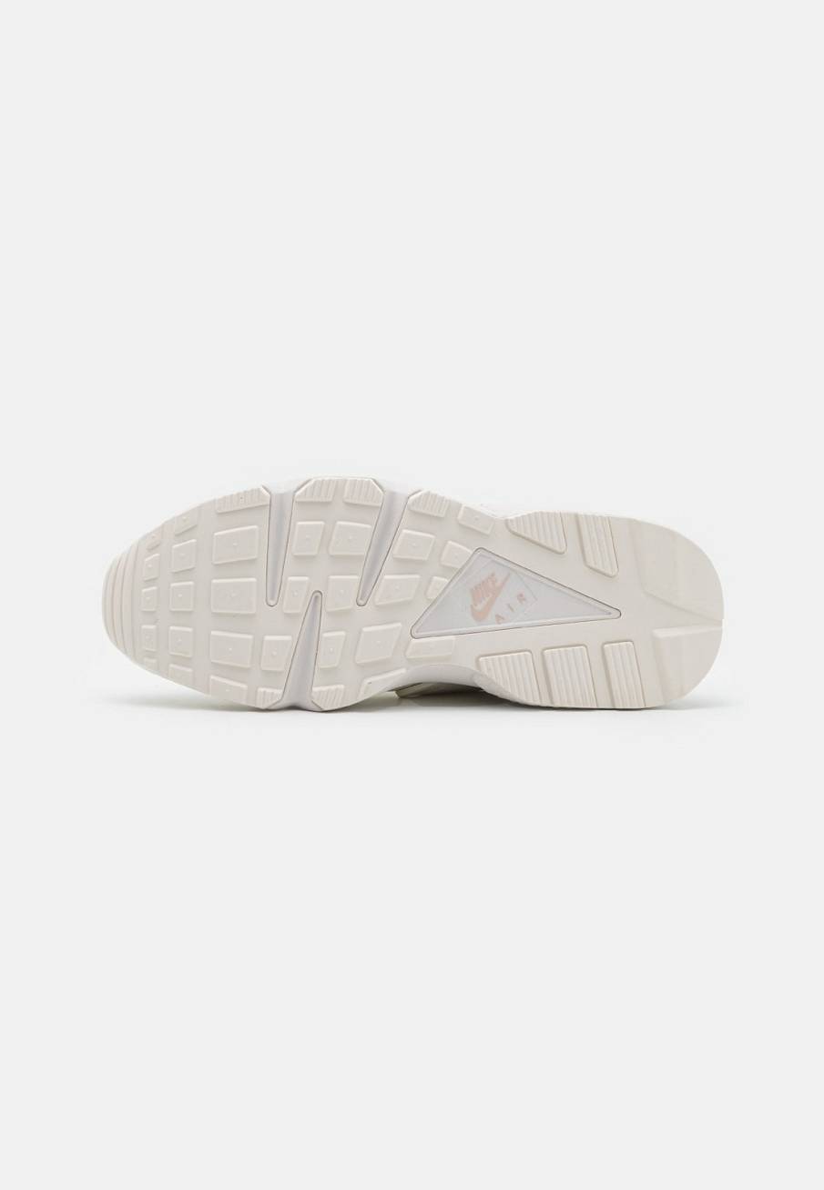 Фото № 3 с приближением к товару «‎Nike Air Huarache »