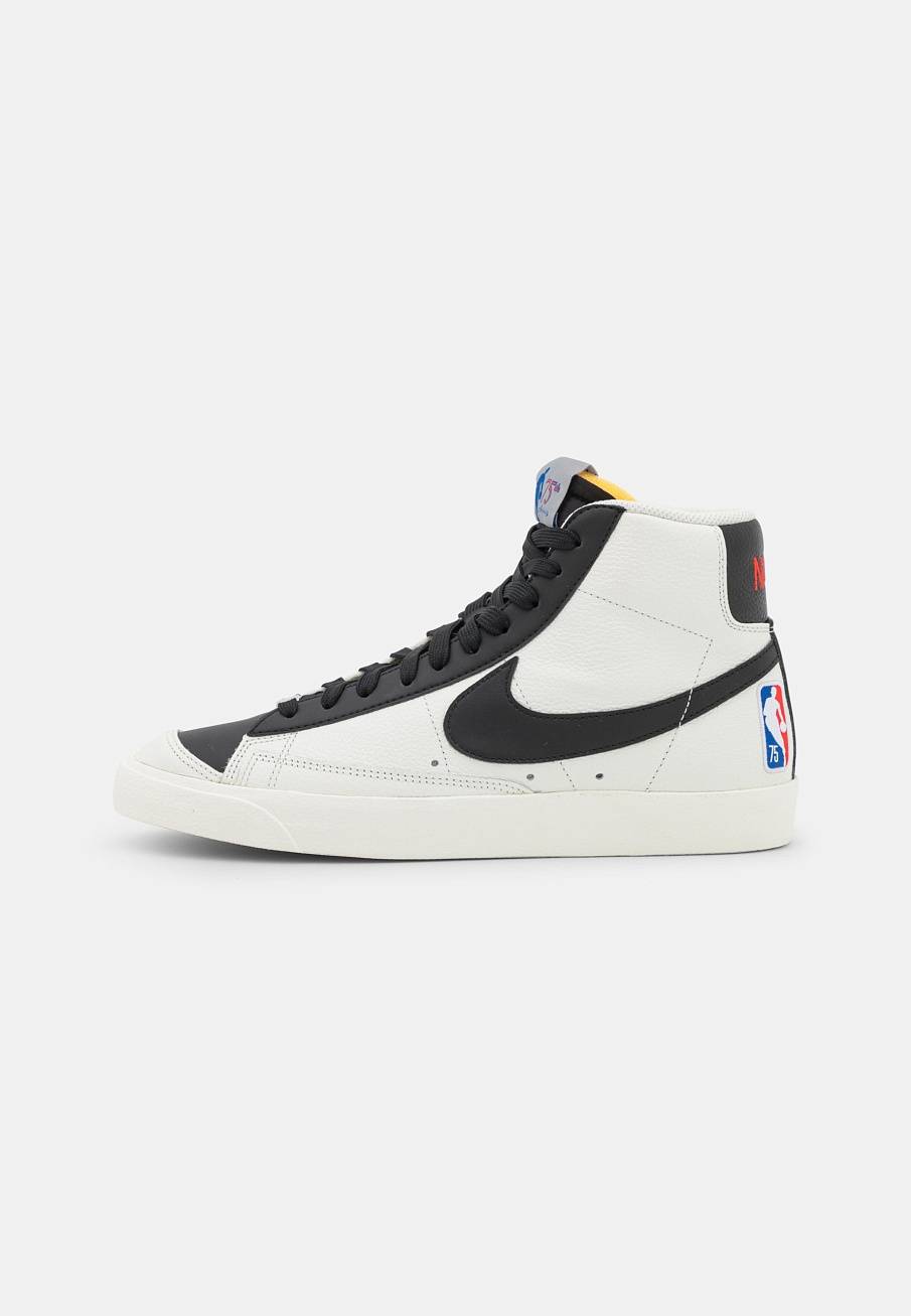 Фото № 2 с приближением к товару «‎Nike Blazer ’77 Emb »