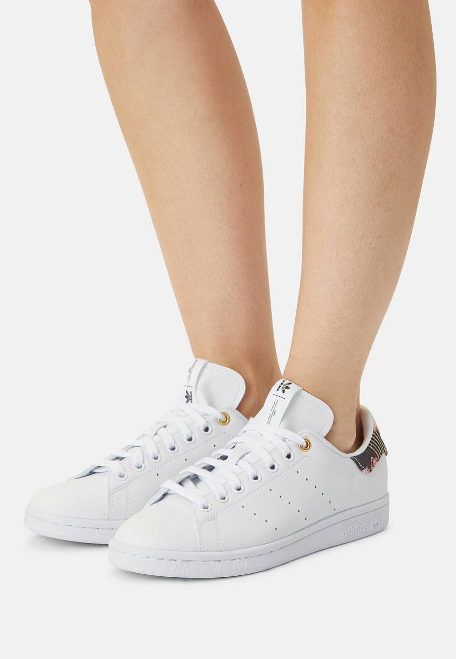 Фото № 2 с приближением к товару «‎Adidas Stan Smith »