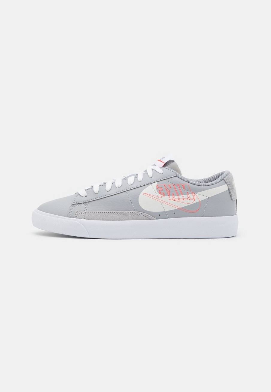 Фото № 1 с приближением к товару «‎Nike Blazer »