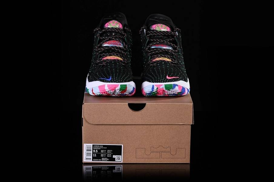 Фото № 5 с приближением к товару «‎Nike Lebron 18»