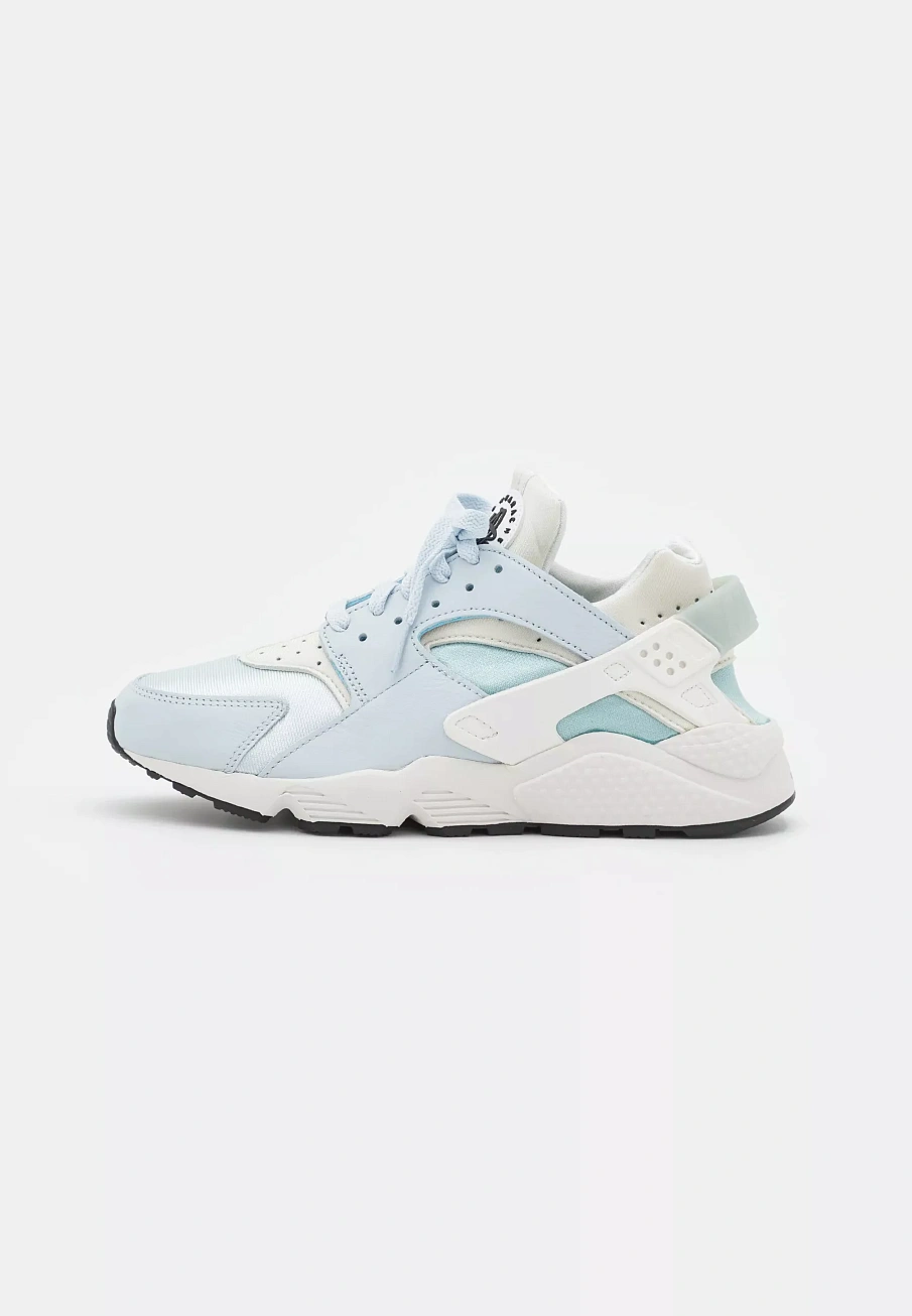 Фото № 1 с приближением к товару «‎AIR HUARACHE»