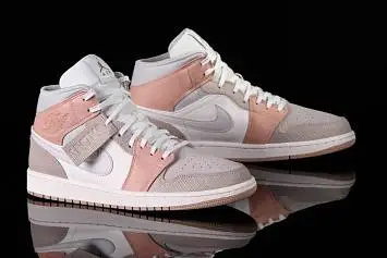 Nike Air Jordan 1 Retro Milan - 3