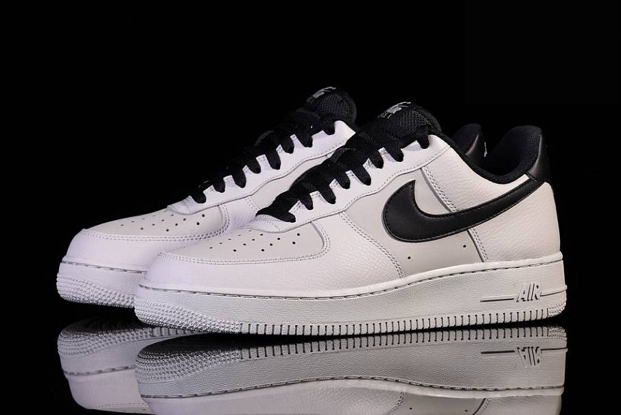 Фото № 1 с приближением к товару «‎Nike Air Force 1 ’07 Pale »