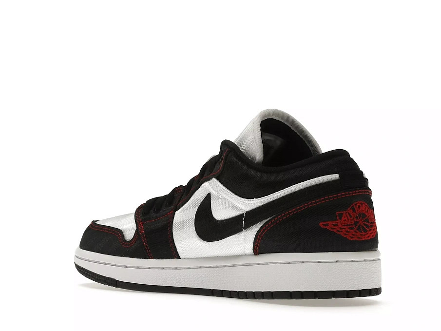 Фото № 3 с приближением к товару «‎Jordan 1 Low SE Utility White Black Gym Red »