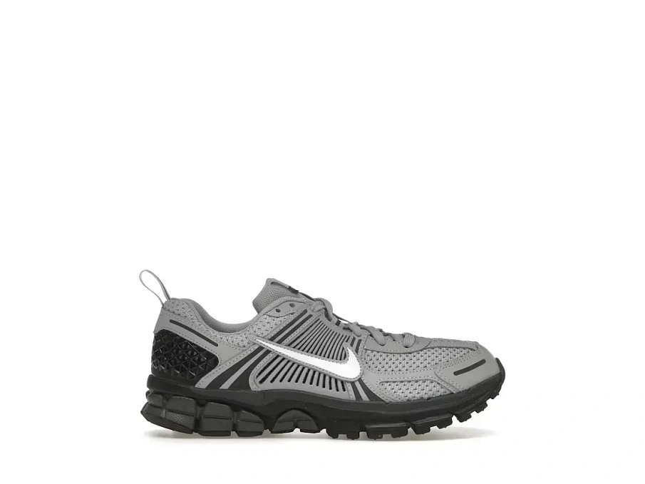 Фото № 1 с приближением к товару «‎Nike Zoom Vomero 5»