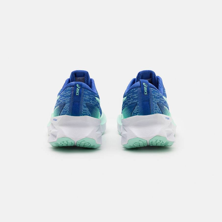 Фото № 3 с приближением к товару «‎Asics Novablast 2»