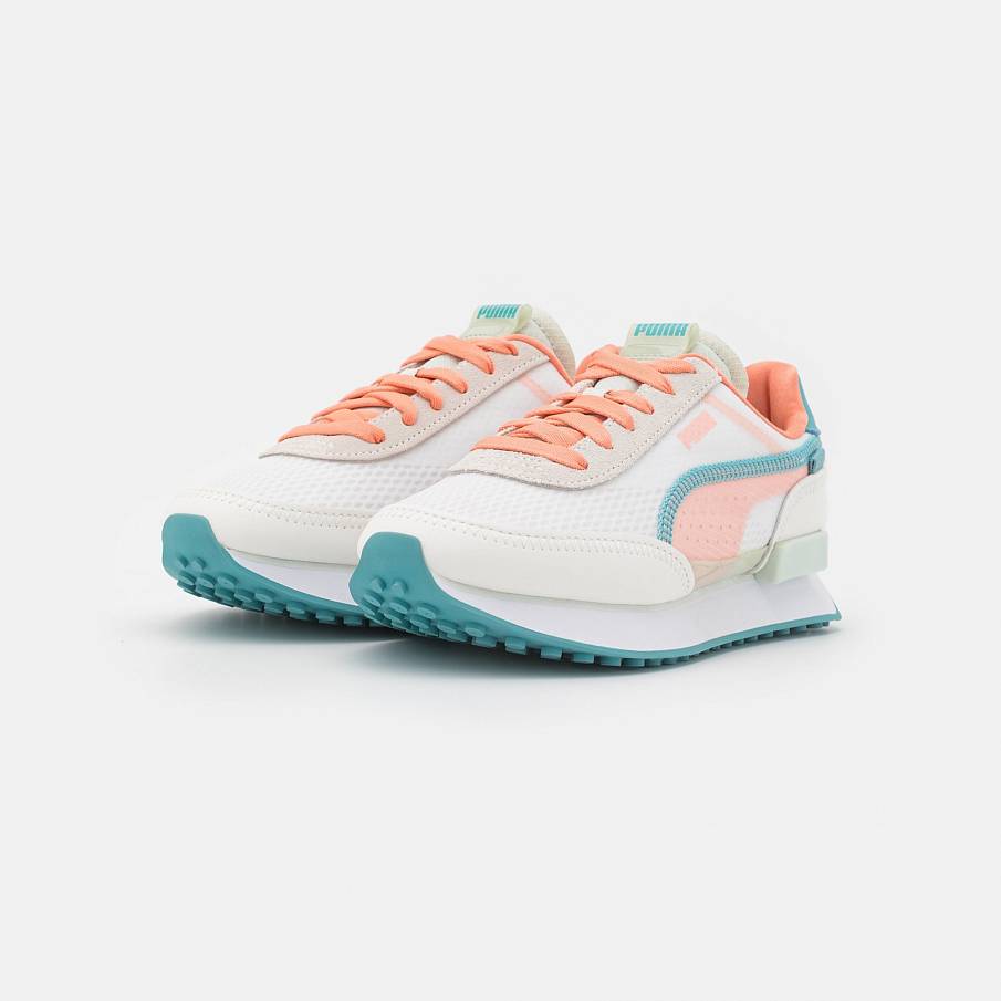 Фото № 2 с приближением к товару «‎Puma Future Rider Luminous »