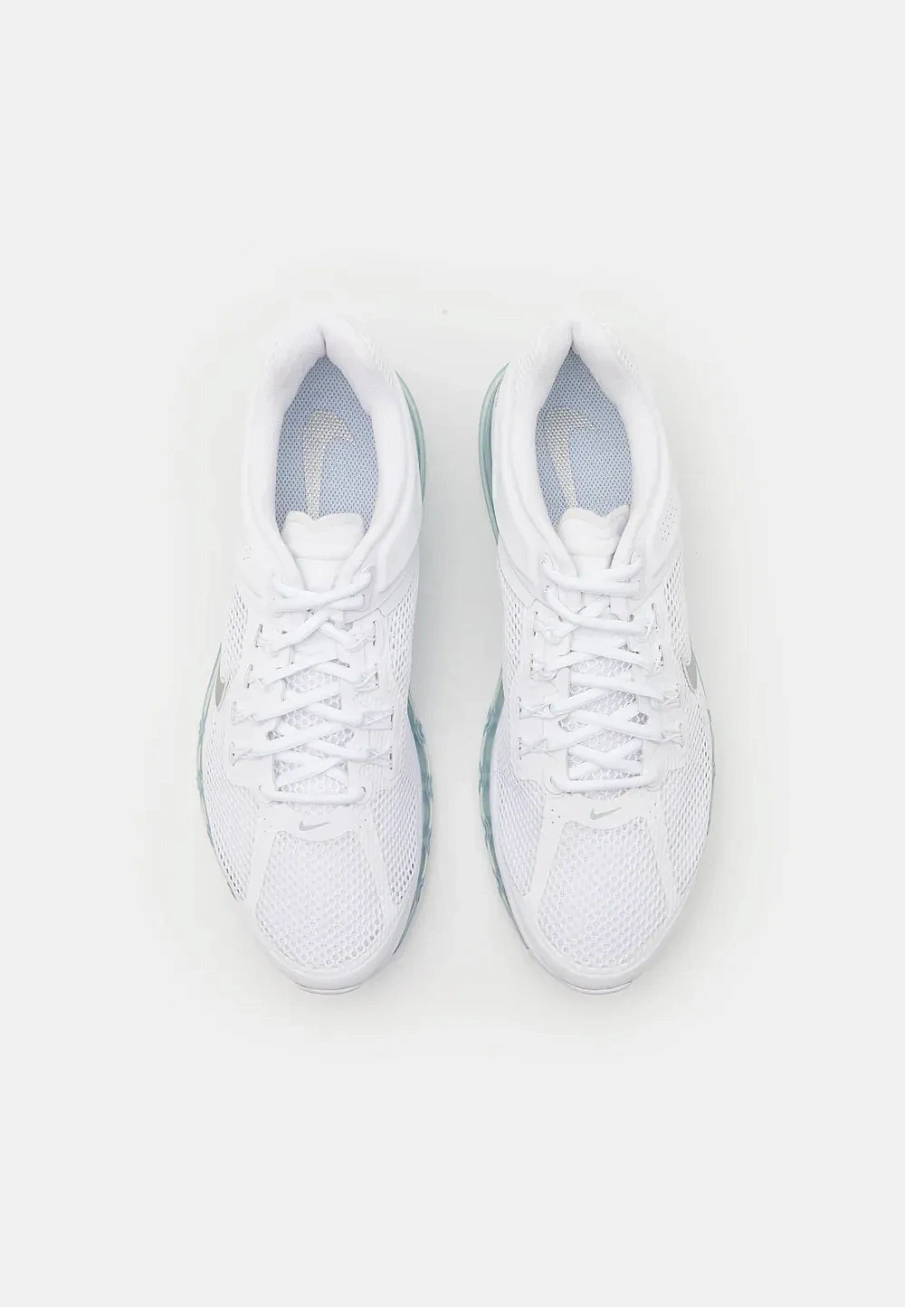 Фото № 4 с приближением к товару «‎AIR MAX 2013»