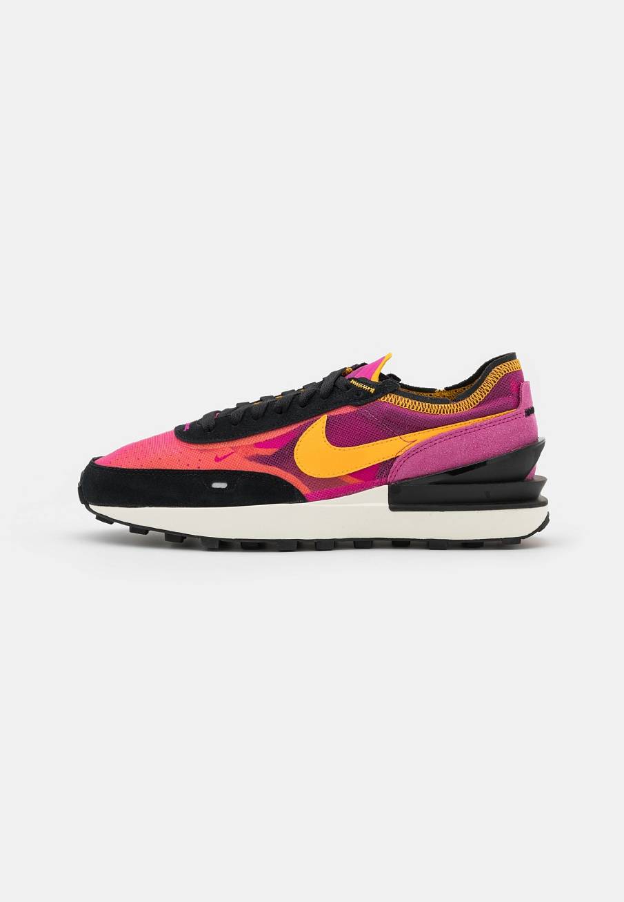 Фото № 3 с приближением к товару «‎Nike Waffle One »