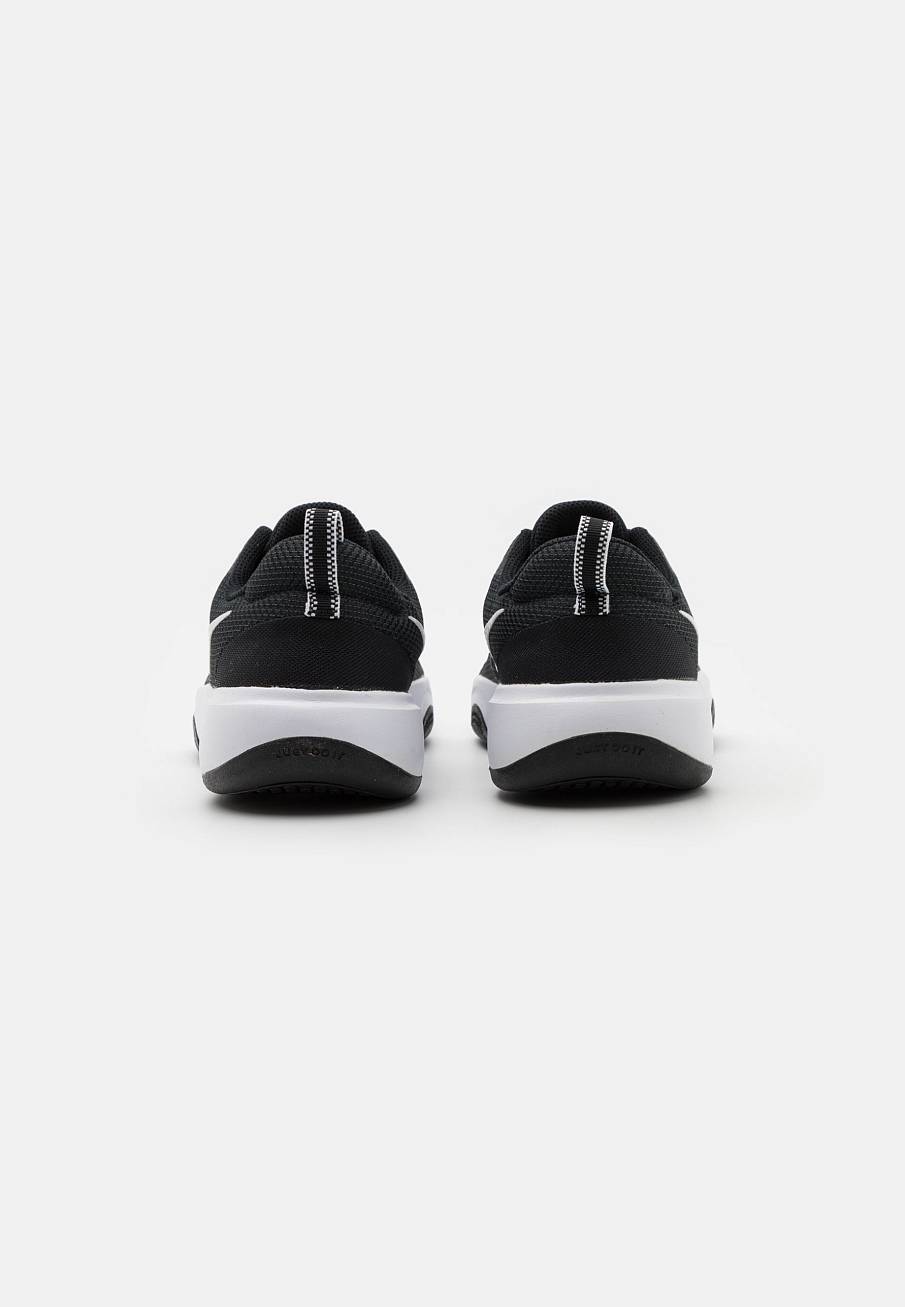 Фото № 3 с приближением к товару «‎Nike City Rep Tr»