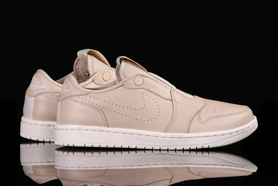 Фото № 4 с приближением к товару «‎Wmns Air Jordan 1 Low Slip-On 'Desert Ore'»
