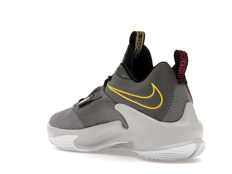 Фото № 6 с приближением к товару «‎Nike Zoom Freak 3 Low Battery»